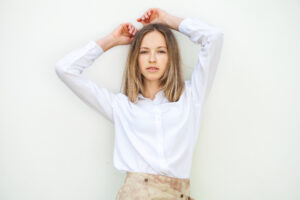 もうすぐブラウスの出番!正しいお手入れ方法をマスターしておこう