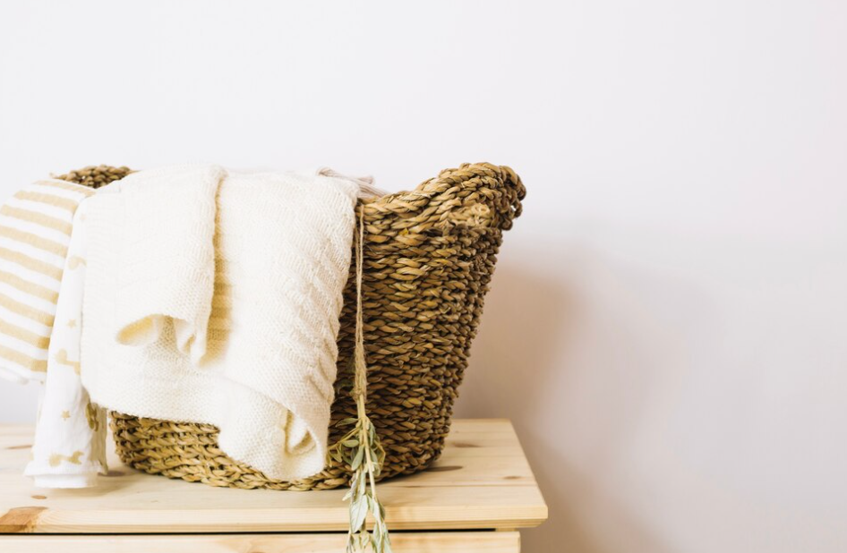 【ニットのお手入れ専用】あると便利なアイテムと使い方を解説！
